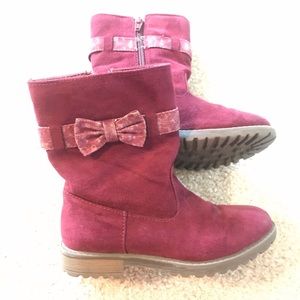Girls size 11 burgundy boot with bow